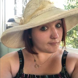 Meet your Posher, Victoria